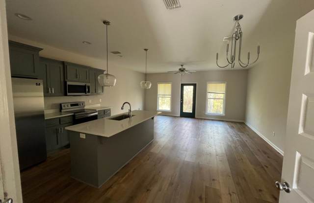 426 Raven Lane