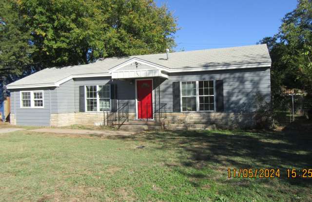 Very nice updated home! Half month rent free($362.50) on the 2nd full month's rent