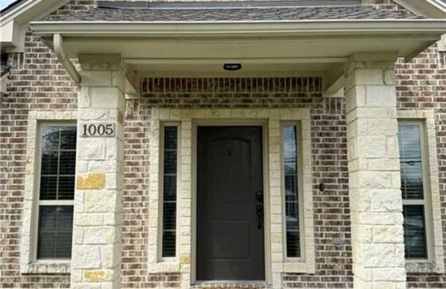 1005 Dominik Drive - 1005 Dominik Drive, College Station, TX 77840