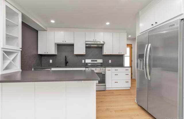 157 Lincoln Avenue unit: 1