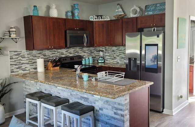 Tastefully updated 3bd/2.5bath townhome in Maili
