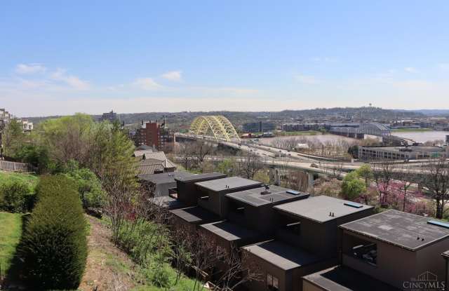 399 Oregon Street unit: 3