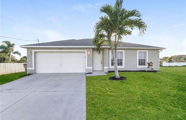 206 NW 22nd AVE - 206 Northwest 22nd Avenue, Cape Coral, FL 33993