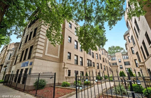 Photo of 4044 N Ashland Ave