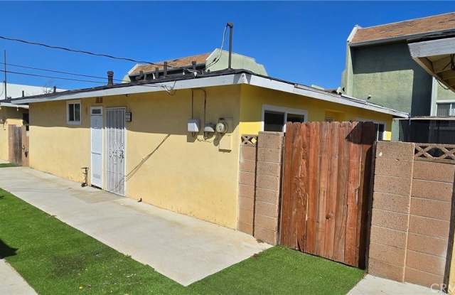 1417 S Greenwood Avenue