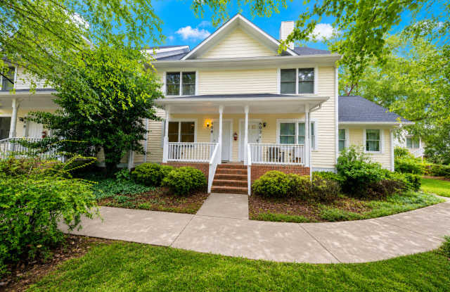 Charming 2-Bedroom Townhome in College Hill – Available Now!