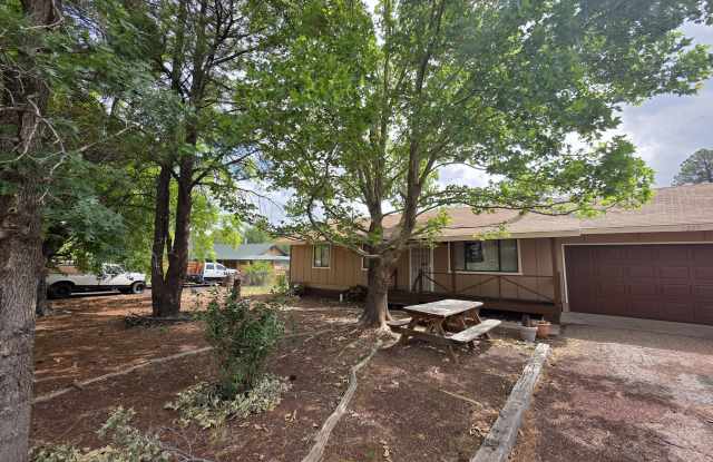 1295 S Julia Lane