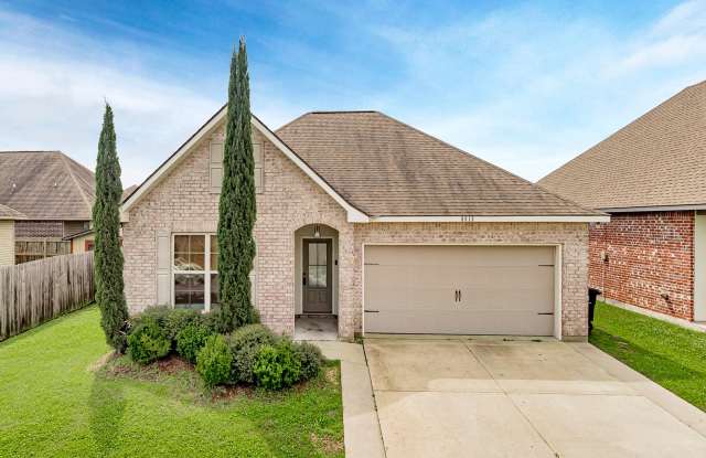 4 Bedroom House In Hunters Trace on Lake