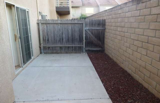 Townhouse near Waller Park!