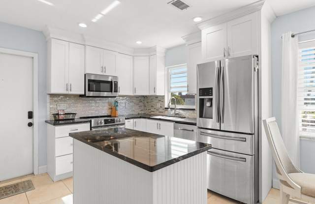 5 Vista Palm Lane unit: 207