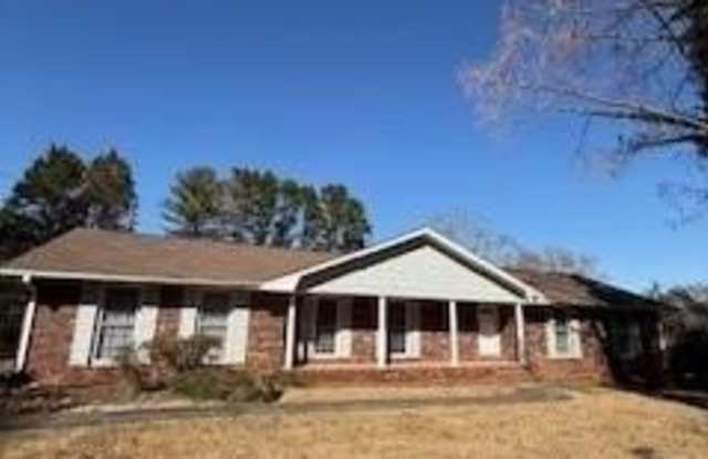 914 Sherbrooke Drive SE