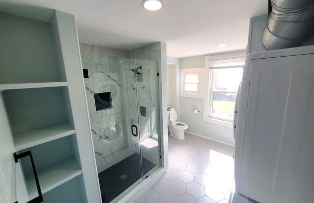 1114 Columbia Street - 2
