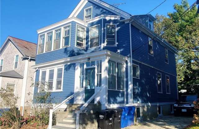 16 Vaughan Avenue
