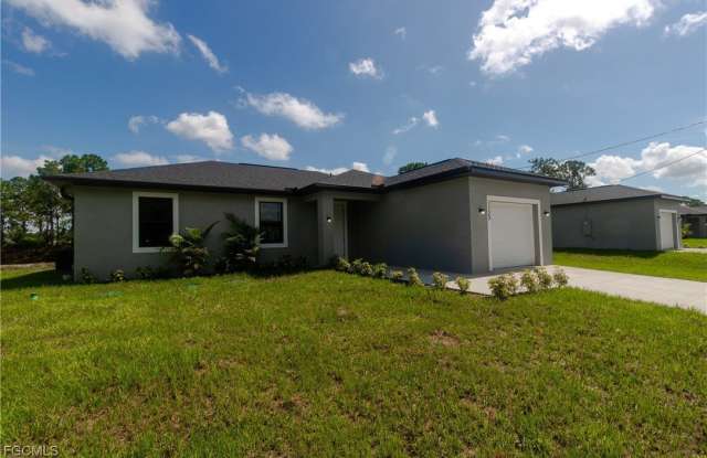 1123 Deauville Street E