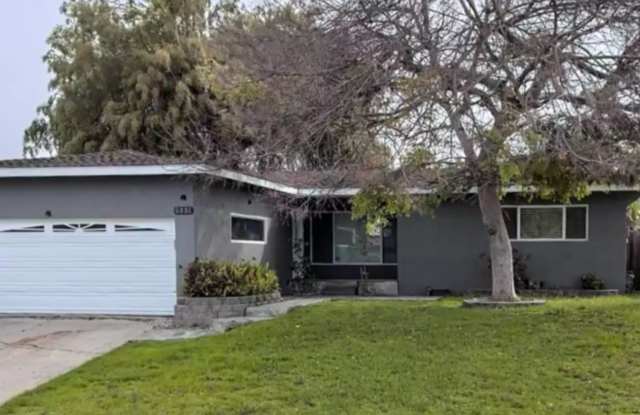 5 Bedroom-2 Bathroom Single Story Home near SDSU, Co-Signers Welcome! photos photos