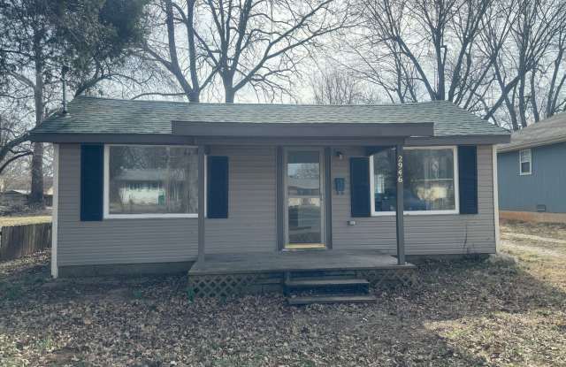 Photo of Cute 2 bedroom 1 bath recently renovated home