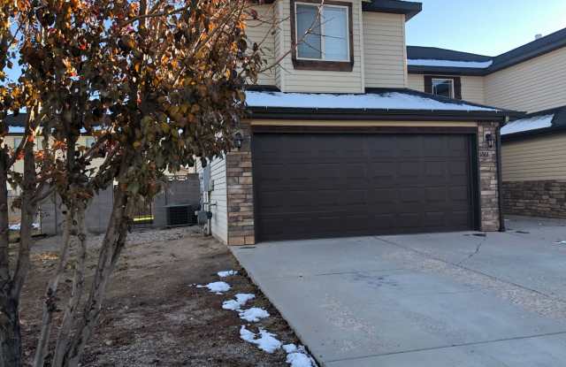 Quiet Neighborhood & Beautiful Home!