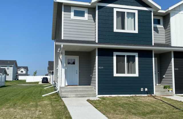 839 Thames Ct.