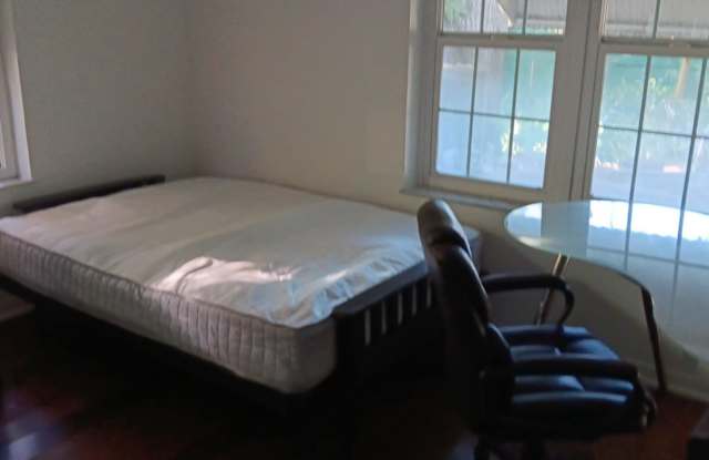 111 Northeast 158th Street