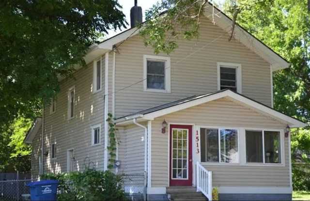 Large 4 Bedroom Home with Garage, Deck,  Fence!