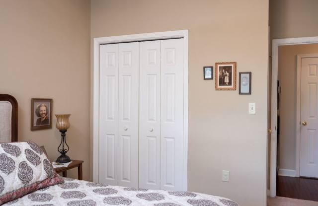 Single story home, in a great location near Michelin and I-85