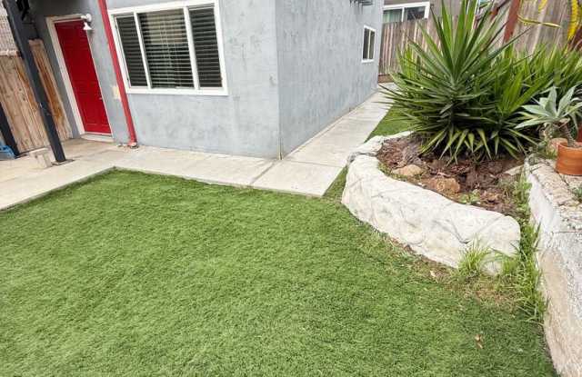 Remodeled 2 Bed/1 Bath unit in North Park w/ Private Yard!