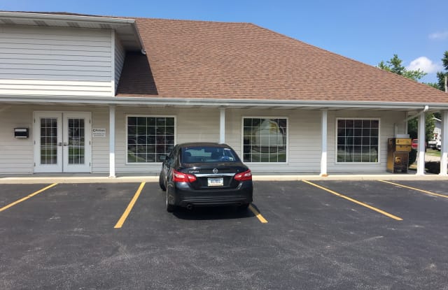 957 E Commercial - 957 E Commercial Ave, Lowell, IN 46356