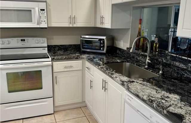 850 SW 138th Ave