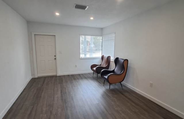 2835 Southwest 2nd Avenue