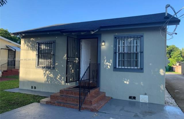 Photo of 2500 NW 24th Ave