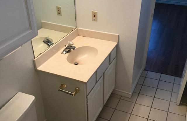 2/2 West Campus Apartment