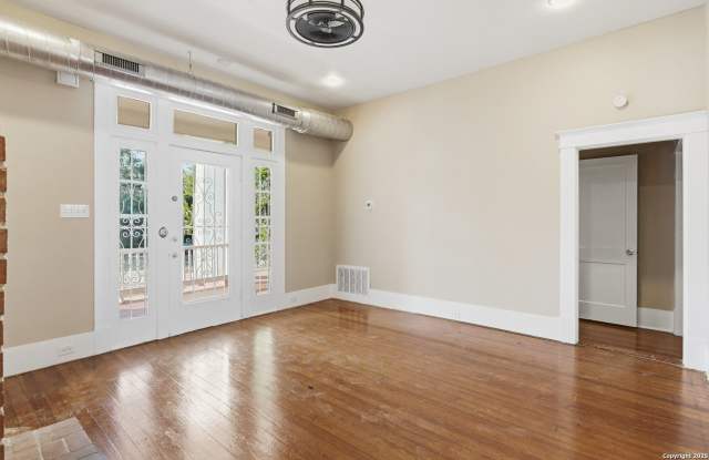 501 W mistletoe avenue