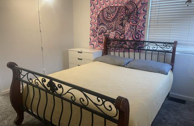 2835 Cherry Hills Dr