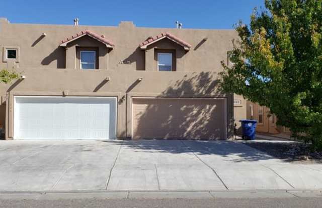 740 Mesa Del Rio Street Northwest - 740 Mesa Del Rio Street Northwest, Albuquerque, NM 87121