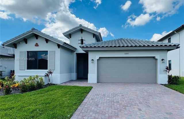 Photo of 5097 PENELLA AVE