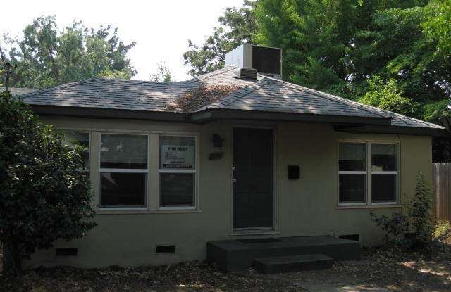 Cute 2 Bed 2 Bath!