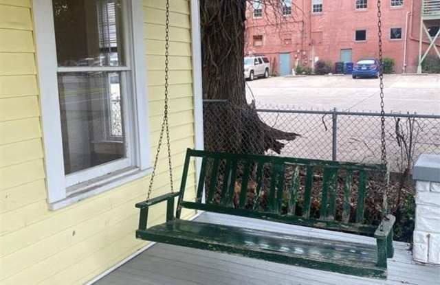 735 Gladstone Boulevard