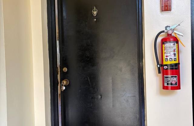 7044 EASTERN Avenue NW