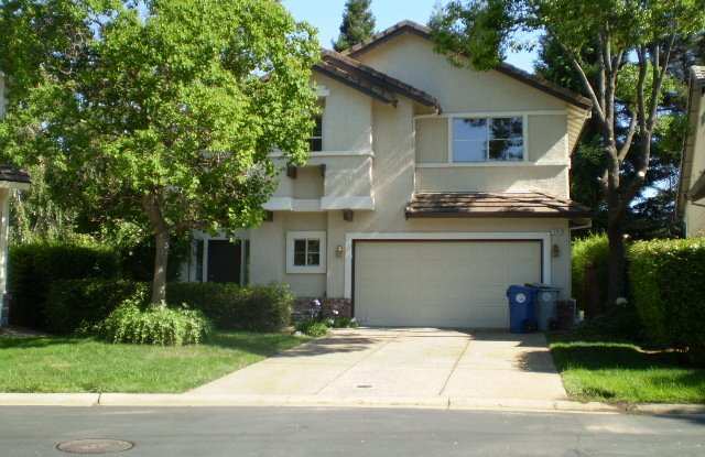 Beautiful 3bd/ 2.5 bath Folsom Home in gated community! - 114 Royalton Circle, Folsom, CA 95630