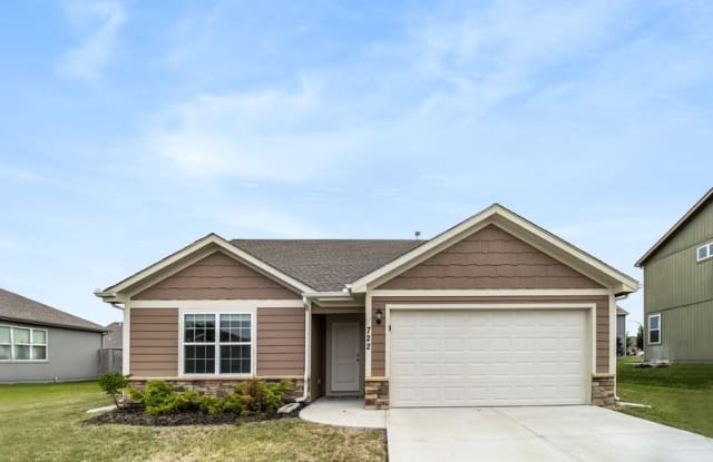 722 S Cypress St - 722 South Cypress Street, Gardner, KS 66030