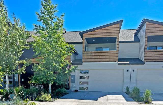 Three Bedroom Townhome with AC, Fenced Yard - 2316 Renee Way, Bozeman, MT 59718