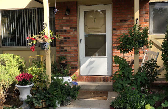 1001 Strachan Drive Unit 7