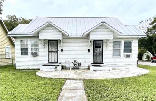 Photo of 1930 W Hermosa