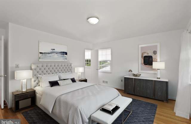 Photo of 8803 TUCKERMAN Lane