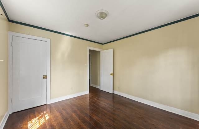 3005 South Rimpau Boulevard