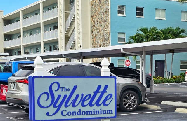 Fully Furnished 2 Bedroom 2 Bath St. Pete Beach Condo!