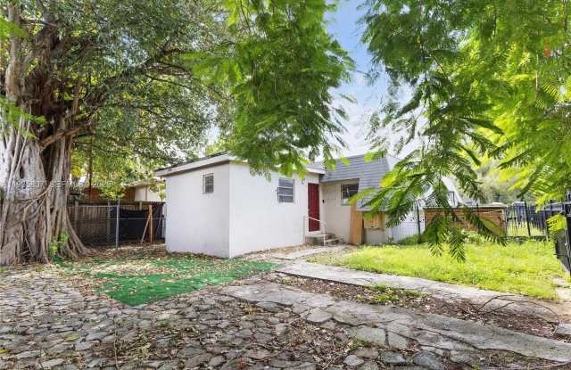 Photo of 4201 NW 25th Ave