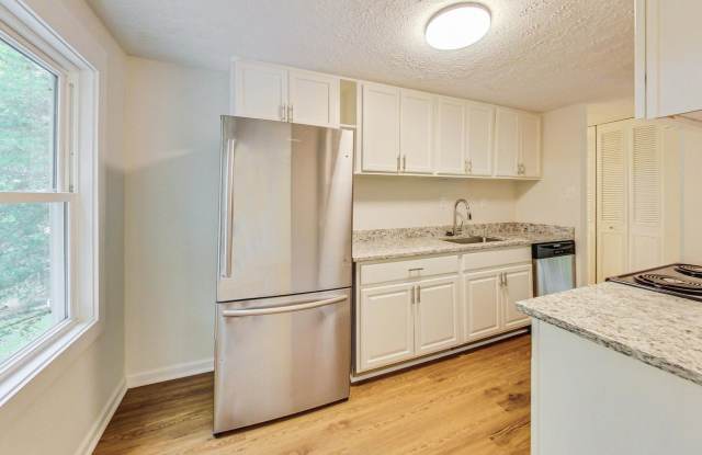 Charming Split Foyer in the Heart of Clinton MD!