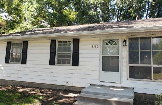 4 bed 2 bath newly remodeled