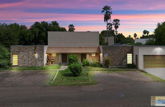 Photo of 805 Continental Dr.